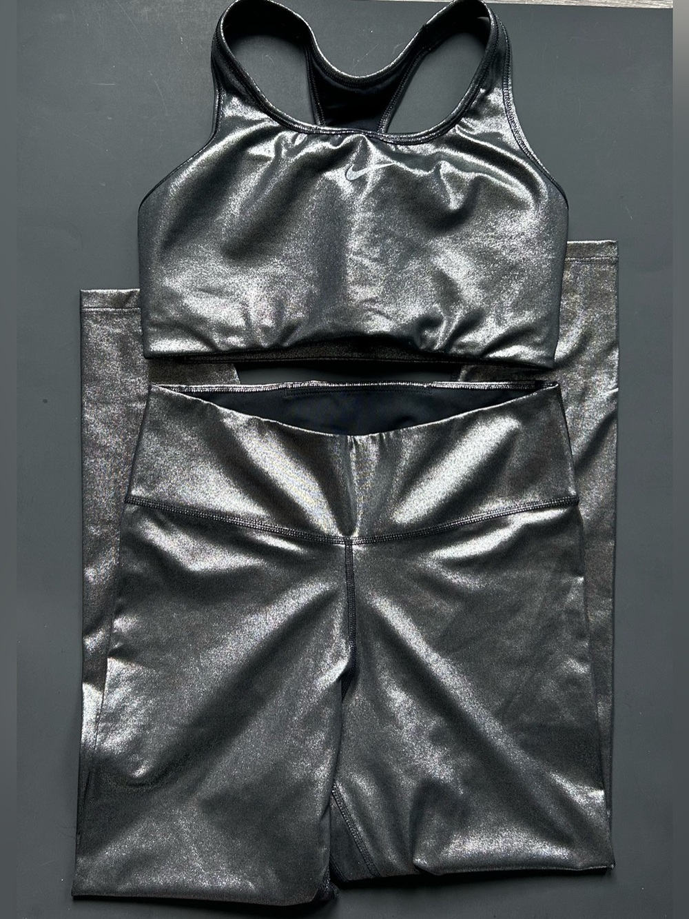 Nike Swoosh Metallic Set — Silver/Black, Size M